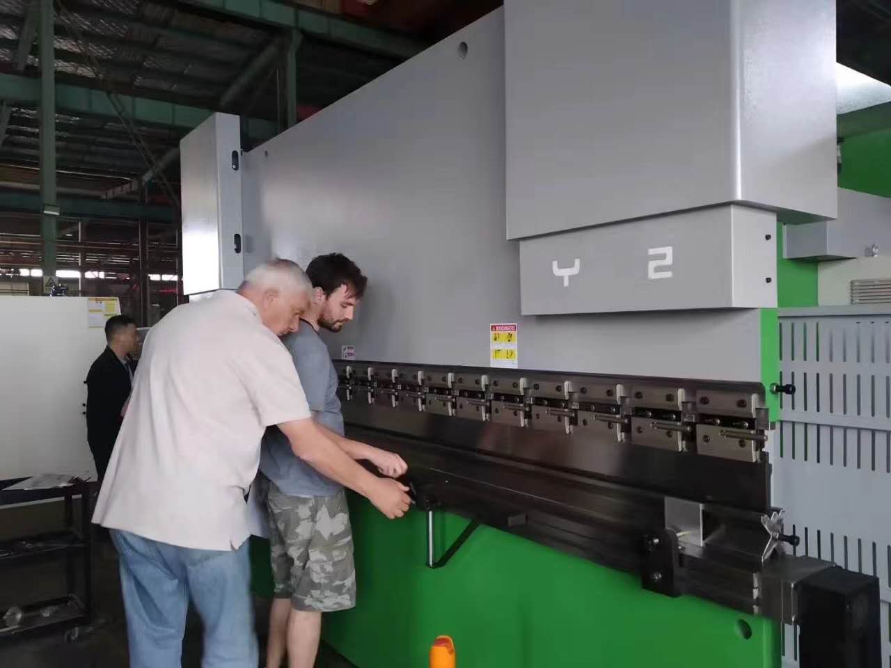 63 Ton Metal Steel Sheet Plate Bending Machine Cnc Hydraulic Press Brake For Metal Working 금속 작동을 위한 63 톤 금속 강철판 판 구부리는 기계 Cnc 수압기 브레이크