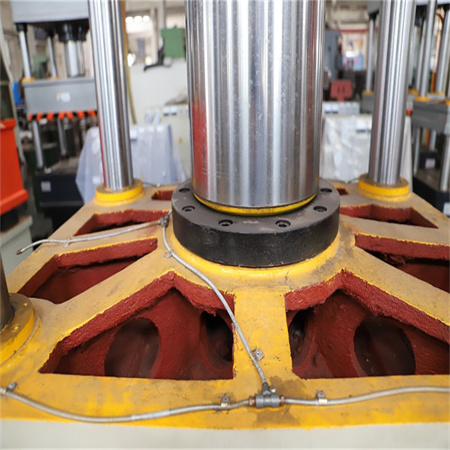 공장은 유압 서보 프레스 기계를 만드는 315 톤 휠 배 로우를 만들었습니다.