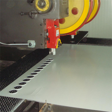 중국 공장은 금속 판 시트를 펀치하기 위해 유압 cnc 포탑 펀칭 기계를 직접 공급합니다